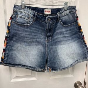 Driftwood Lulu Shorts size 32” GUC